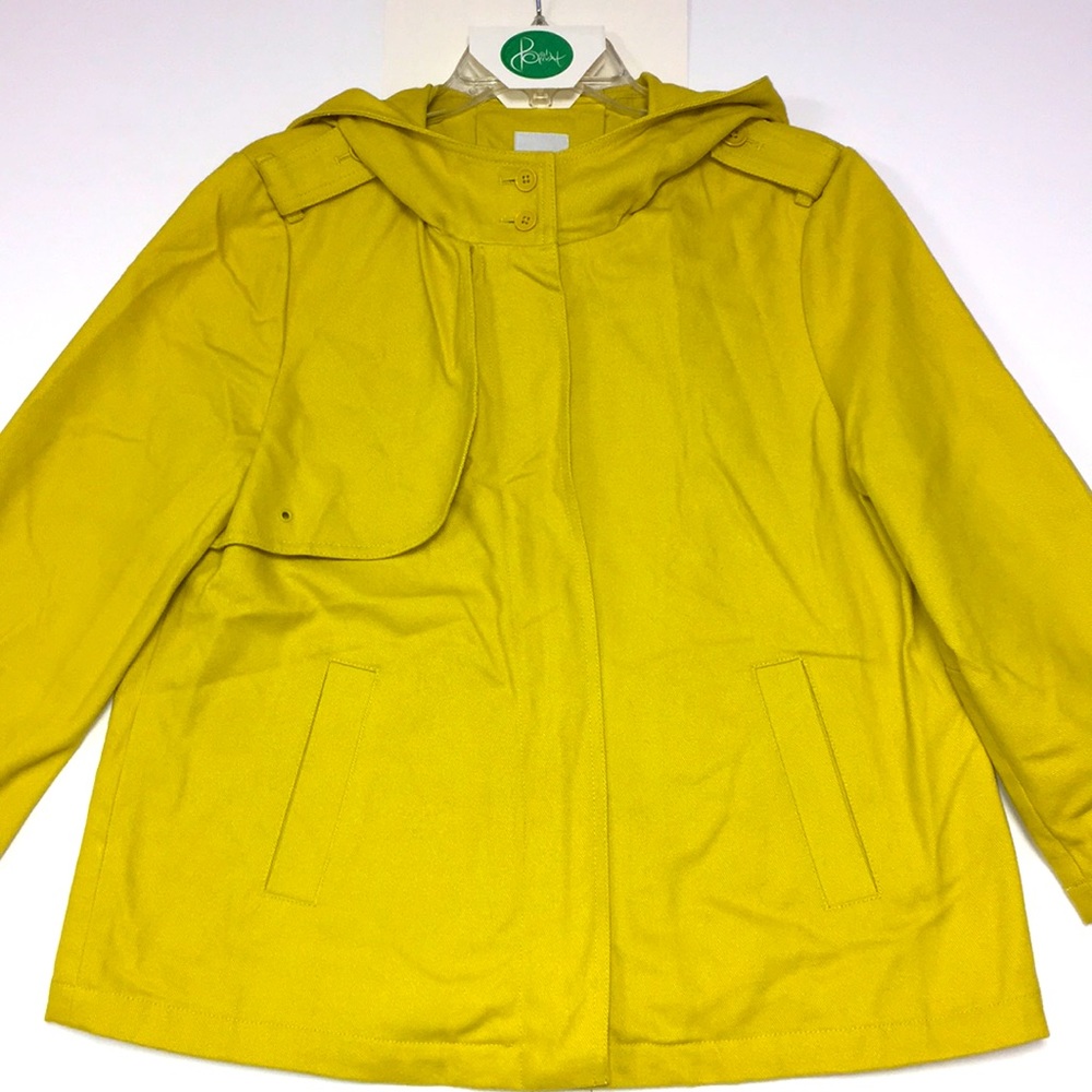 Adorable 3/4 Sleeve Hooded Jacket 🧥 by Gap Size M